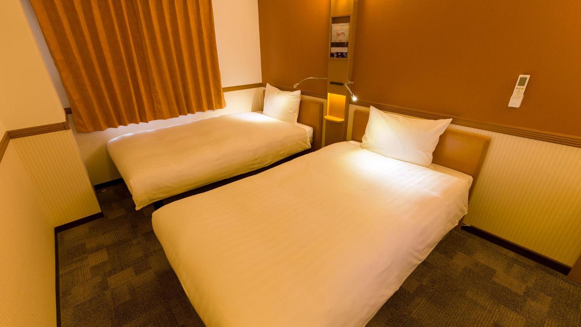 Toyoko Inn Takasaki Eki Nishi Guchi No 2 Room photo