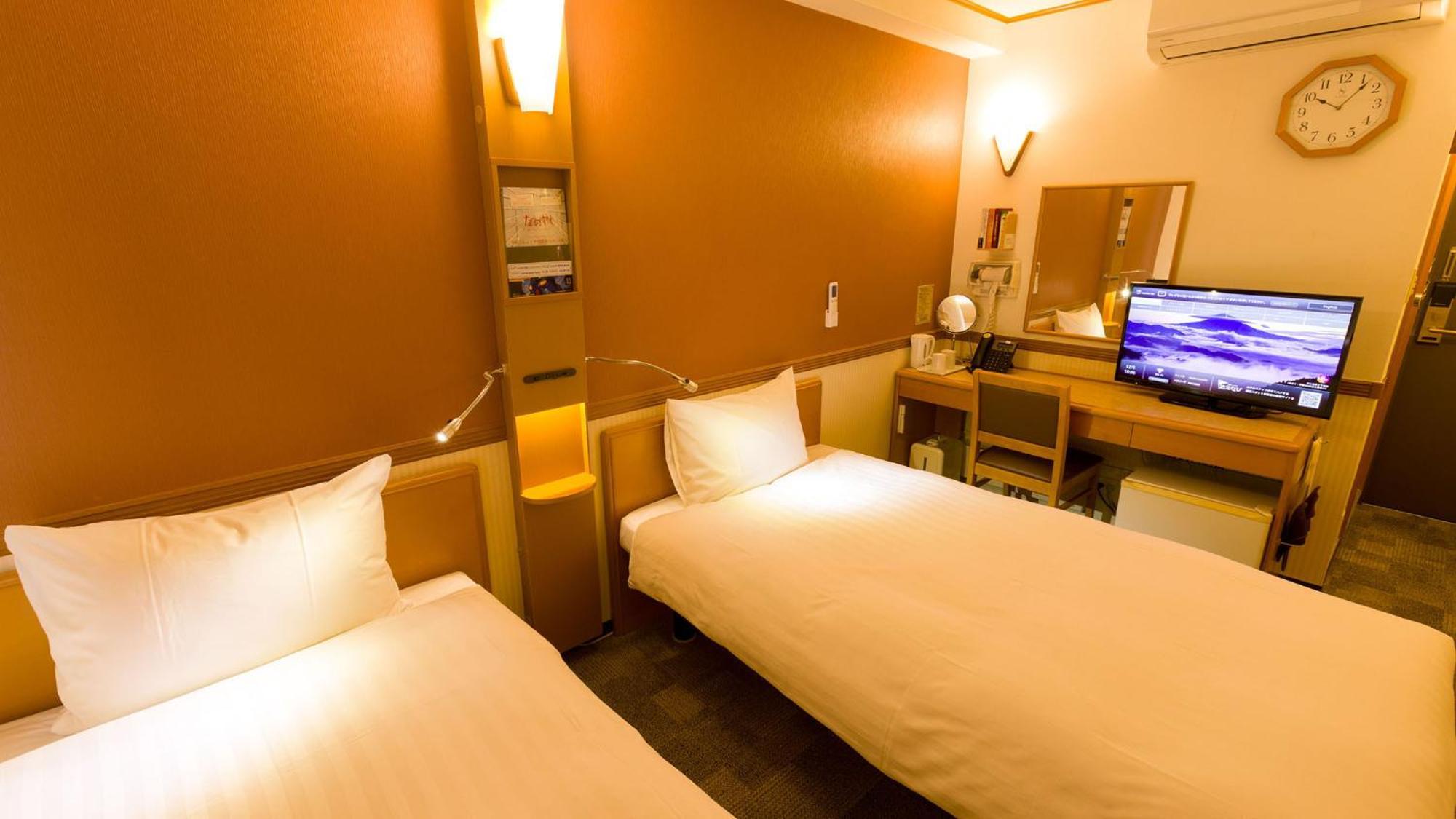 Toyoko Inn Takasaki Eki Nishi Guchi No 2 Room photo