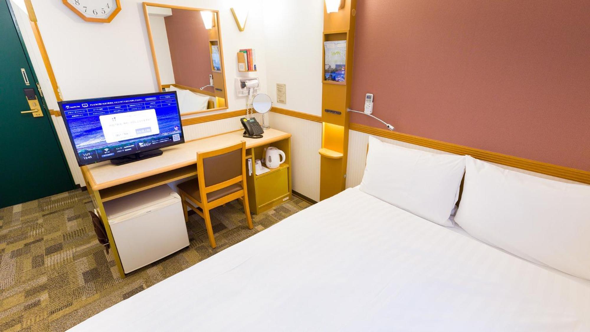 Toyoko Inn Takasaki Eki Nishi Guchi No 2 Room photo
