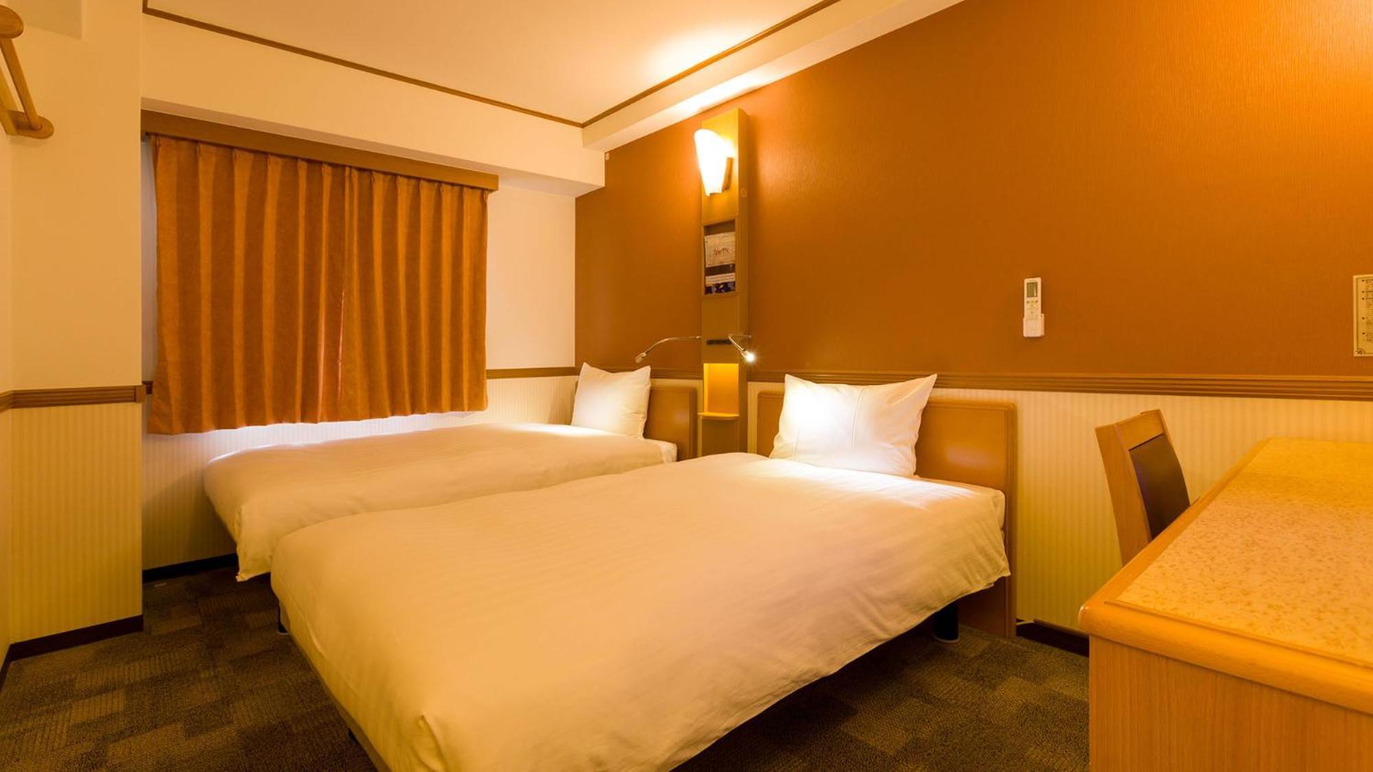Toyoko Inn Takasaki Eki Nishi Guchi No 2 Room photo