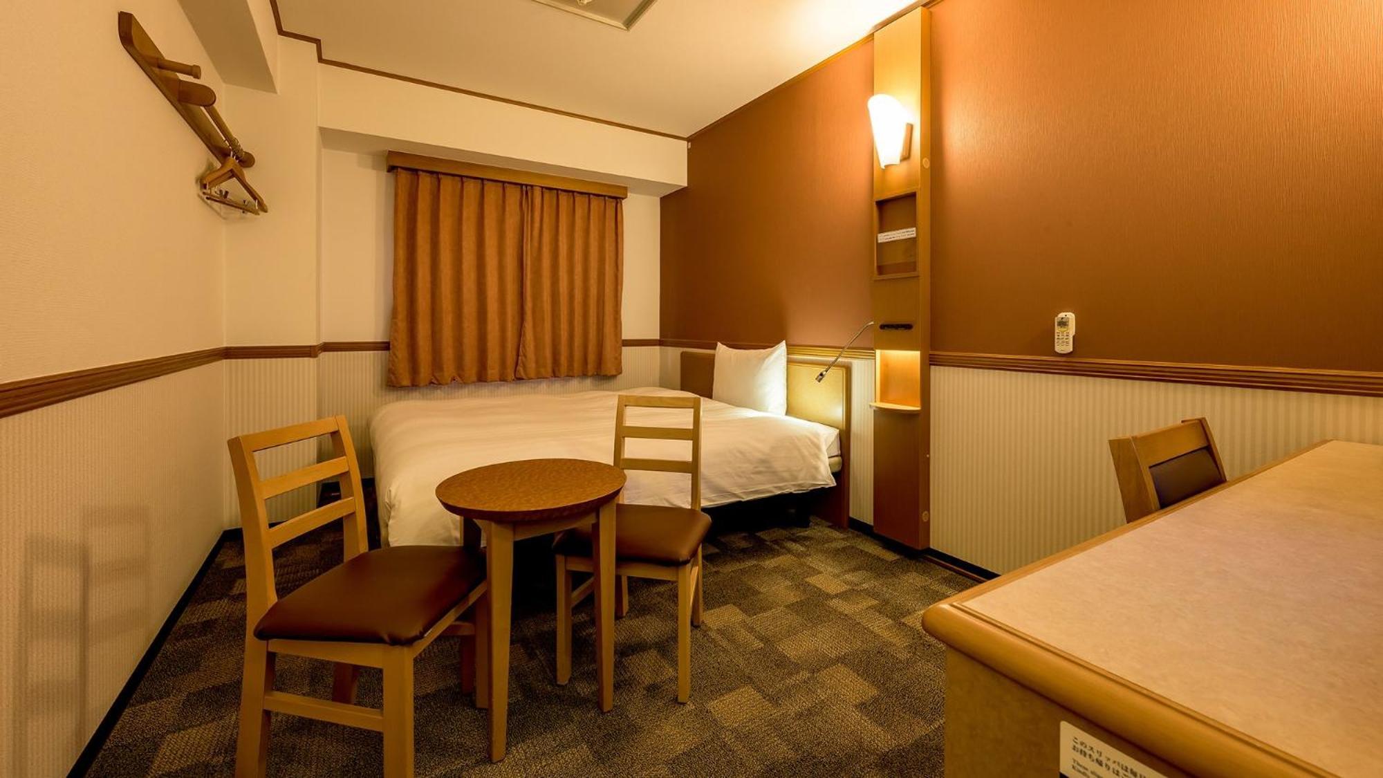 Toyoko Inn Takasaki Eki Nishi Guchi No 2 Room photo