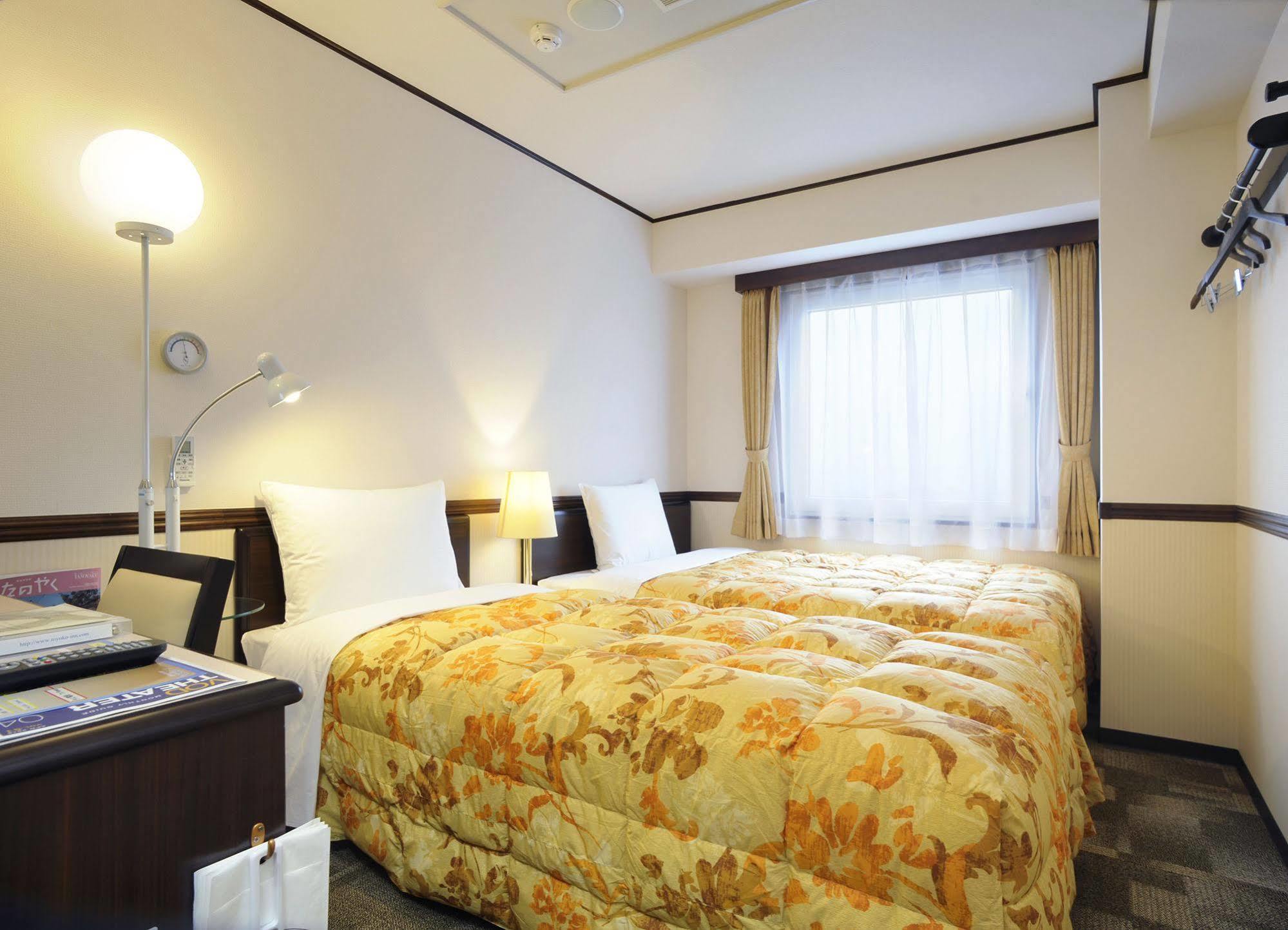 Toyoko Inn Takasaki Eki Nishi Guchi No 2 Exterior photo